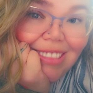 Meet your Posher, Leanna